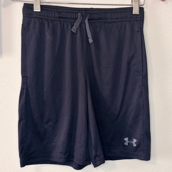 Under Armour Shorts with pockets Youth size Medium - Picture 2 of 7